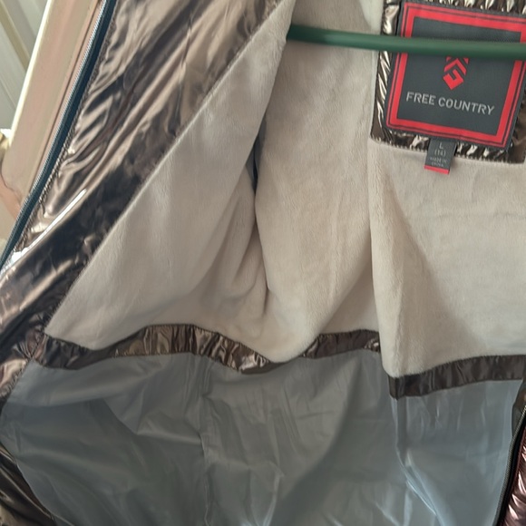 Girls free country Large (14) puffer coat - Picture 3 of 4